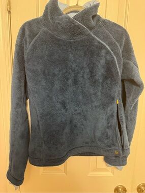 For this Mountain Hardwear women’s fleece pullover (Size Medium)
